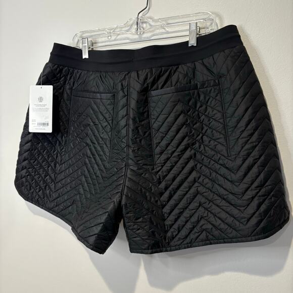 ATHLETA Apres Quilted DOWN Ski Hiking Shorts Zip Pockets Size 16 Black NWT - Picture 3 of 8